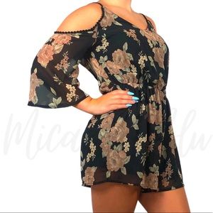 Dainty Hooligan Floral Romper Cold Shoulder Medium